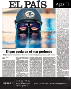 El País - Miguel Lozano - El que vuela en el mar profundo